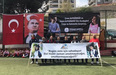 Başkan Sandal, depremde hayatını kaybeden ikiz kardeşleri unutmadı